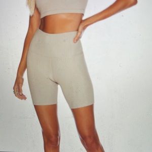 Never worn Beach Riot biker shorts